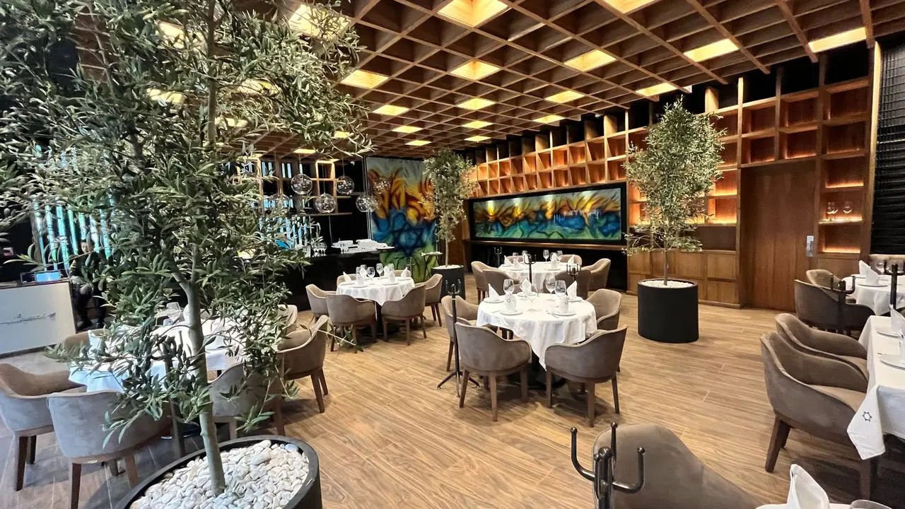 Auguri Kosher Trattoria KMD
